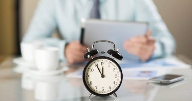media-1793086326_141007-timeworking-stock
